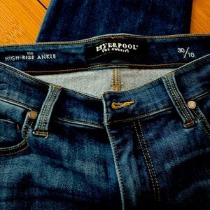 Liverpool The High-Rise Ankle Skinny Jeans. Size 30 (10). These are flattering
